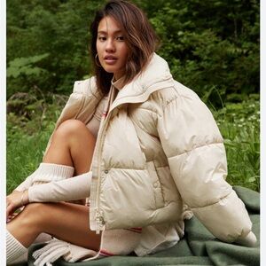 NWT American Eagle Chill Cropped Puffer